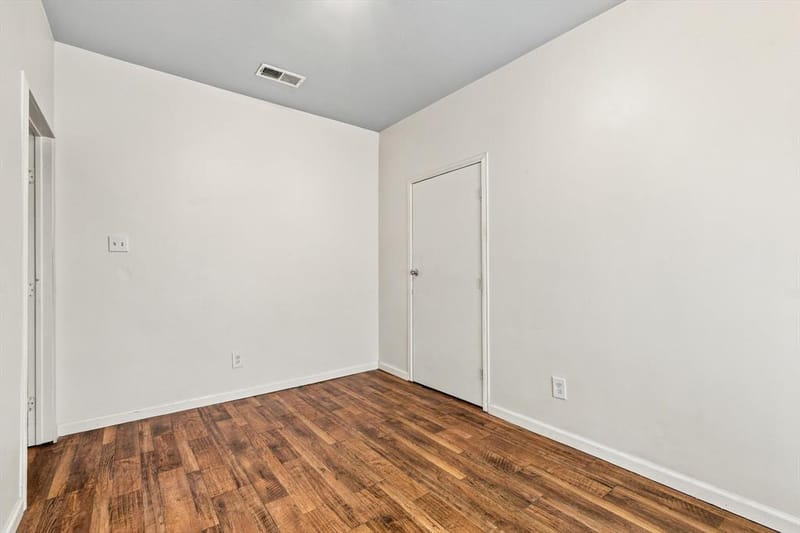305 E 6th Street, Dallas TX 75203 - Photo 17