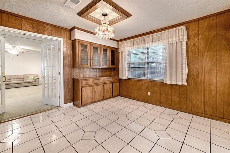 2909 Lee Park Drive, Irving TX 75062 - Photo 6