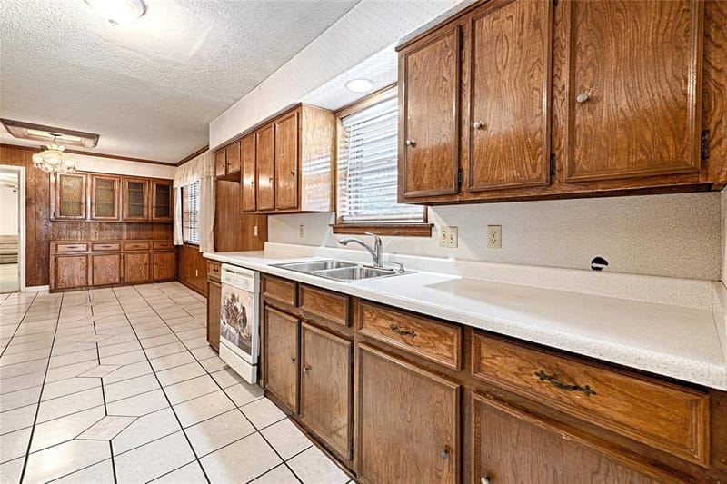 2909 Lee Park Drive, Irving TX 75062 - Photo 4