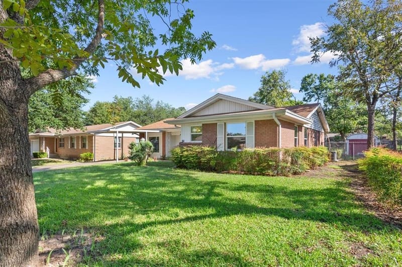 1319 Royal Oaks Drive, Waco TX 76710 - Photo 3