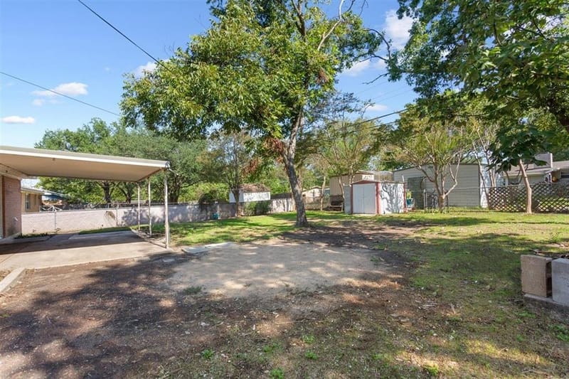 1319 Royal Oaks Drive, Waco TX 76710 - Photo 30