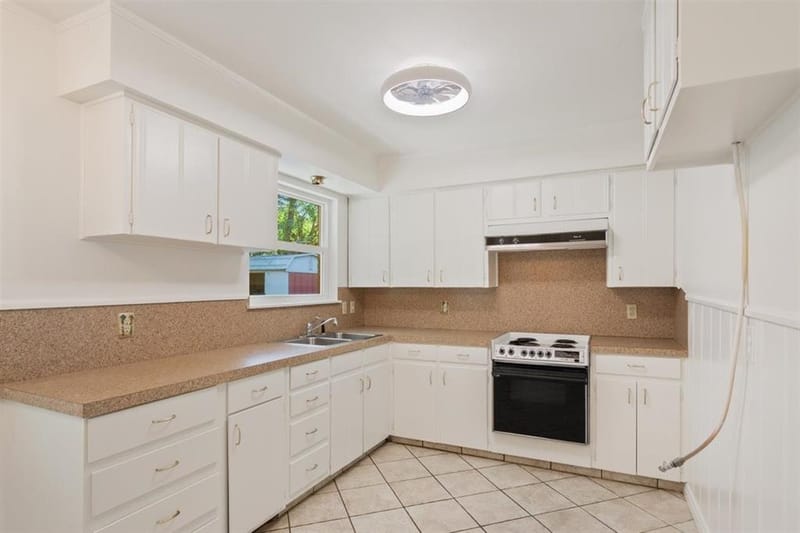 1319 Royal Oaks Drive, Waco TX 76710 - Photo 14