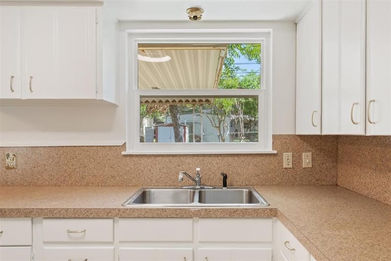 1319 Royal Oaks Drive, Waco TX 76710 - Photo 15