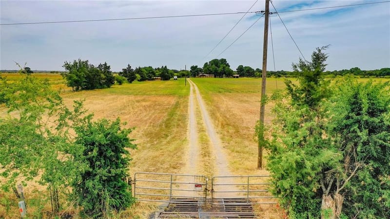 6520 Fm 274, Ravenna TX 75476 - Photo 23