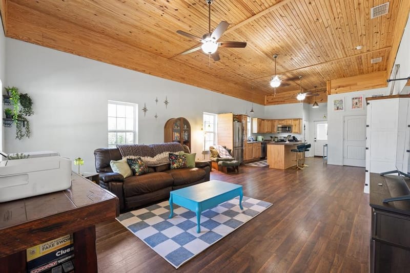 209 E Allen Avenue, Godley TX 76044 - Photo 6