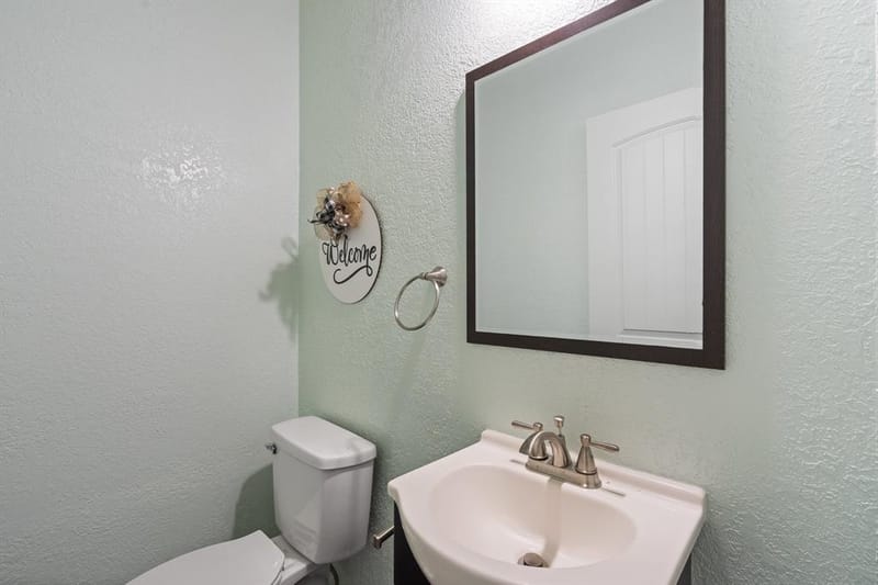 209 E Allen Avenue, Godley TX 76044 - Photo 17