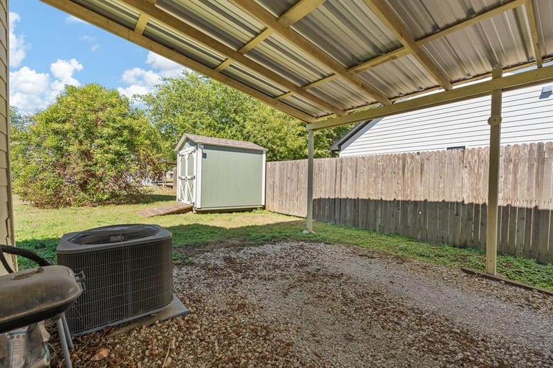 209 E Allen Avenue, Godley TX 76044 - Photo 26