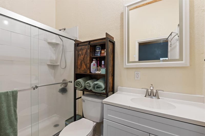 209 E Allen Avenue, Godley TX 76044 - Photo 22