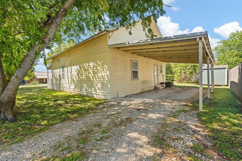 209 E Allen Avenue, Godley TX 76044 - Photo 30