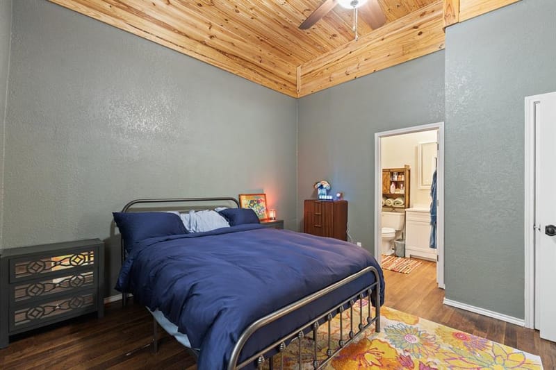 209 E Allen Avenue, Godley TX 76044 - Photo 19