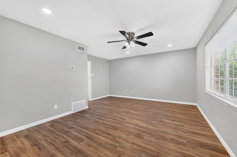 1002 Hickory Street, Irving TX 75060 - Photo 6