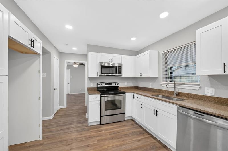 1002 Hickory Street, Irving TX 75060 - Photo 12