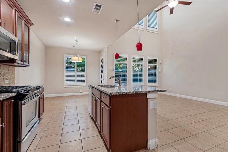 1606 Brook Grove Drive, Euless TX 76039 - Photo 5