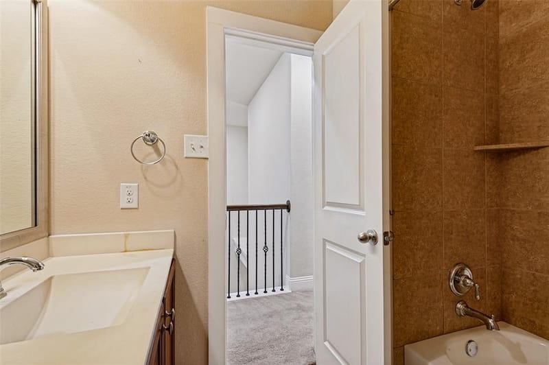1606 Brook Grove Drive, Euless TX 76039 - Photo 10