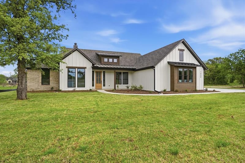 1050 Silver Sage Trail, Weatherford TX 76085 - Photo 2