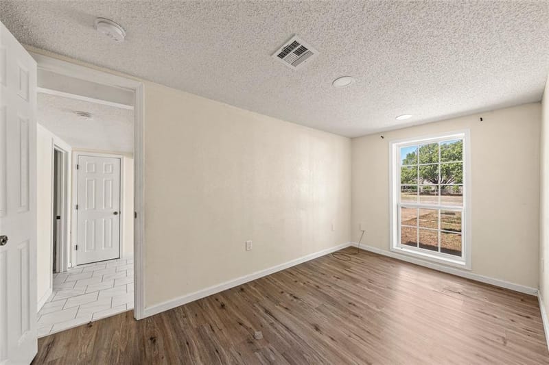 1126 W 7th Street, McGregor TX 76657 - Photo 10