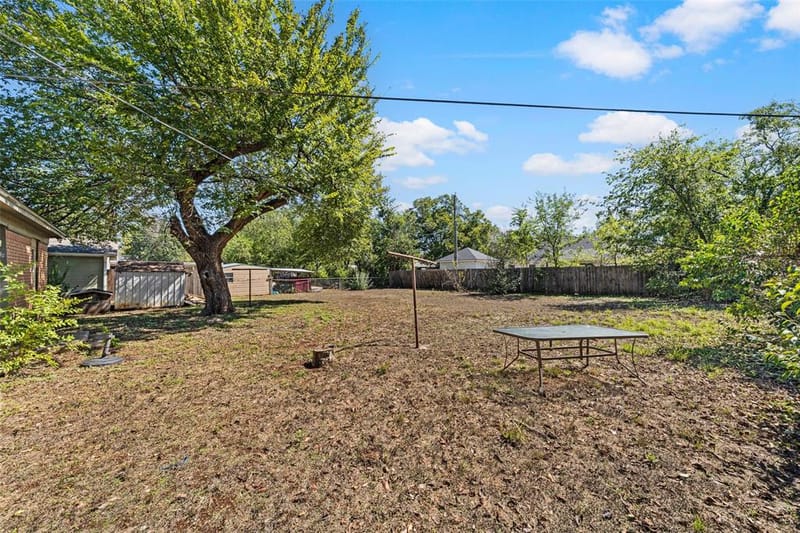 1126 W 7th Street, McGregor TX 76657 - Photo 14