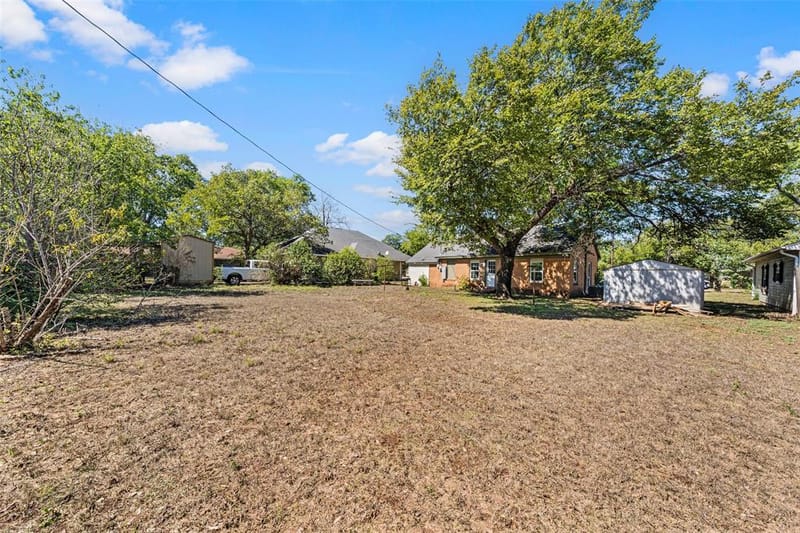 1126 W 7th Street, McGregor TX 76657 - Photo 15