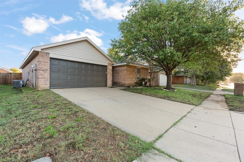 1128 Boxwood Drive, Crowley TX 76036 - Photo 3