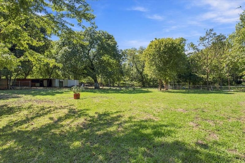 106 S Jernigan Street, Bells TX 75414 - Photo 27