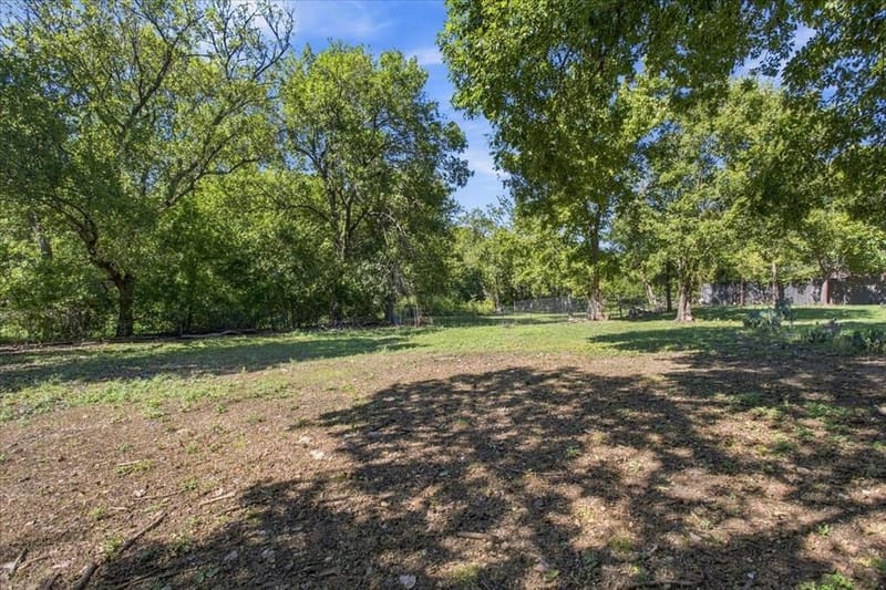 106 S Jernigan Street, Bells TX 75414 - Photo 29