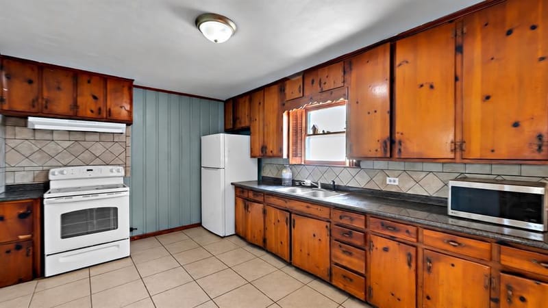 864 Lost Gold Road, Waco TX 76708 - Photo 5