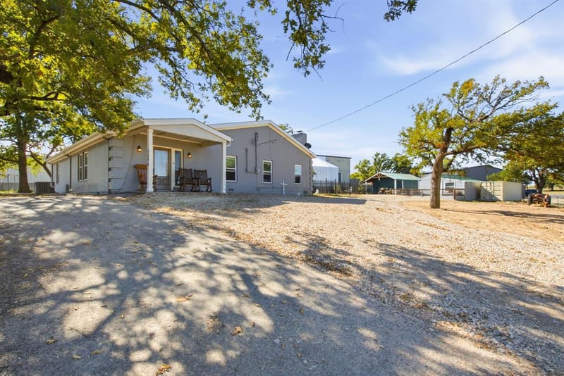5098 Fairview, Millsap TX 76066 - Photo 2
