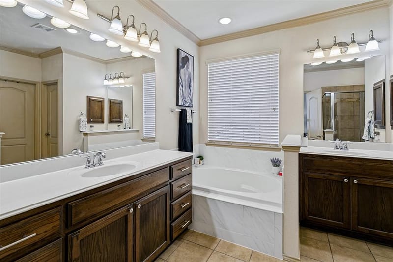 218 Buckingham Avenue, Euless TX 76040 - Photo 16