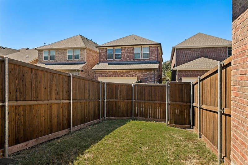 218 Buckingham Avenue, Euless TX 76040 - Photo 22