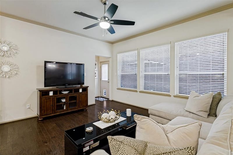 218 Buckingham Avenue, Euless TX 76040 - Photo 7