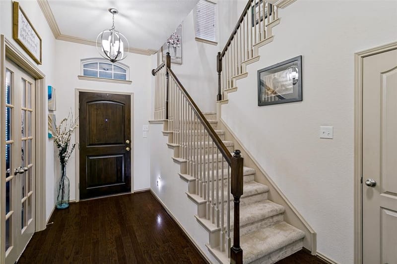 218 Buckingham Avenue, Euless TX 76040 - Photo 3