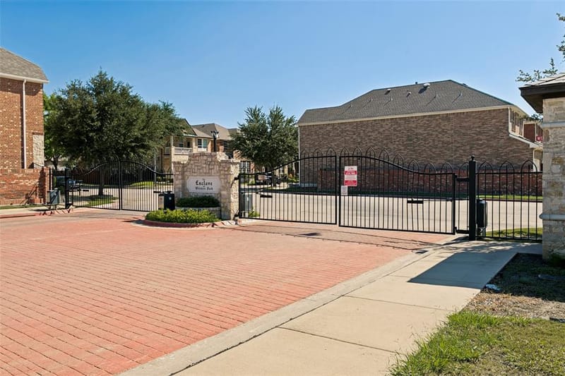 218 Buckingham Avenue, Euless TX 76040 - Photo 24