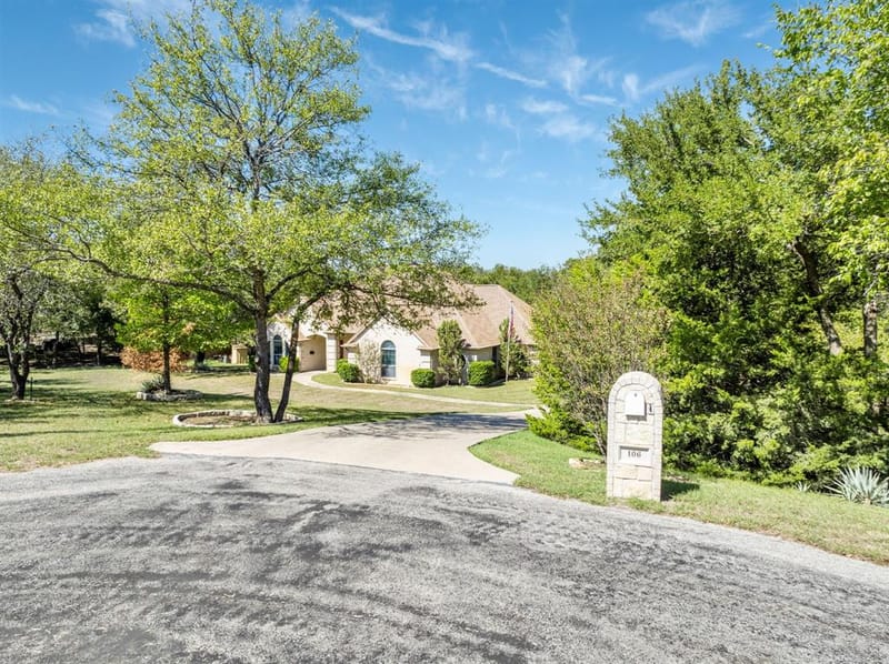 106 Woodhaven Court, Weatherford TX 76087 - Photo 2