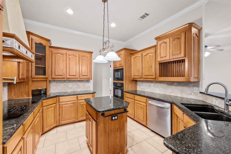 106 Woodhaven Court, Weatherford TX 76087 - Photo 15