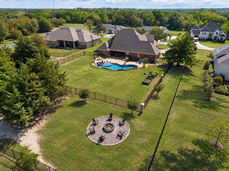 4613 Lake Breeze Drive, McKinney TX 75071 - Photo 2