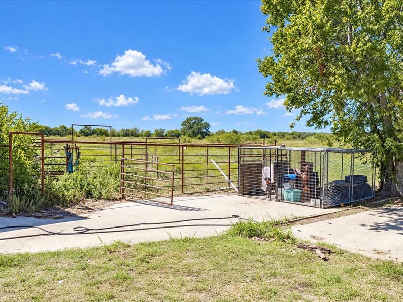 4800 Oak Grove Road, Ennis TX 75119 - Photo 33