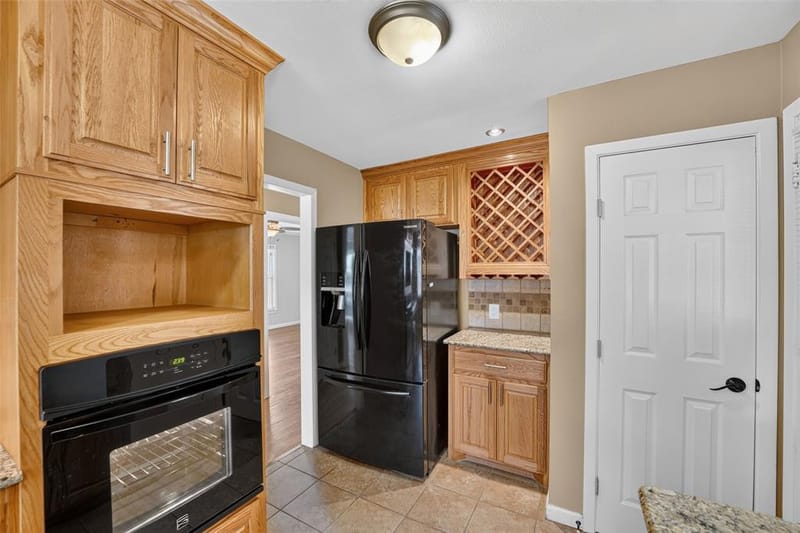 9733 Edgelake Drive, Dallas TX 75218 - Photo 22