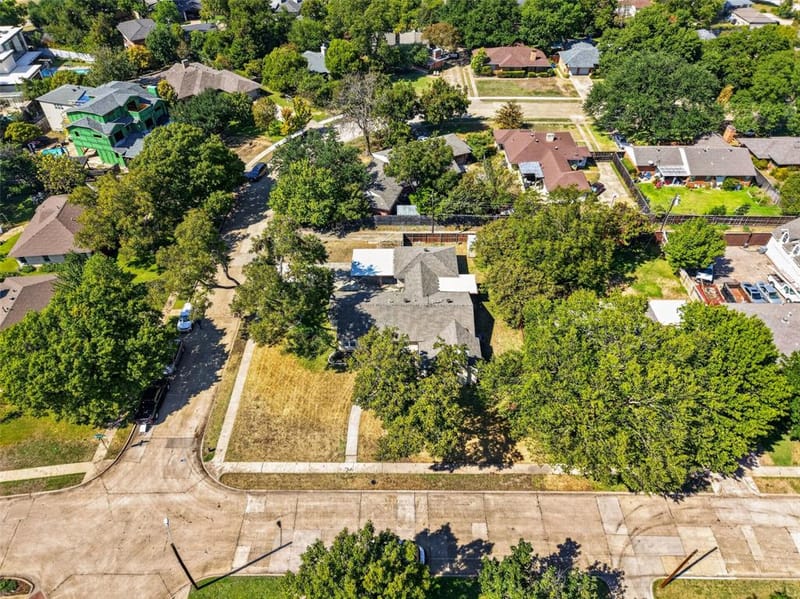 9733 Edgelake Drive, Dallas TX 75218 - Photo 36