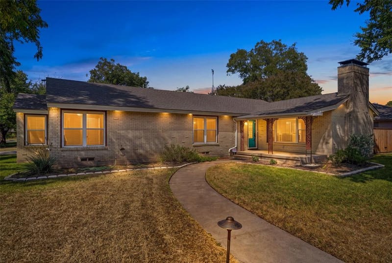 9733 Edgelake Drive, Dallas TX 75218 - Photo 11