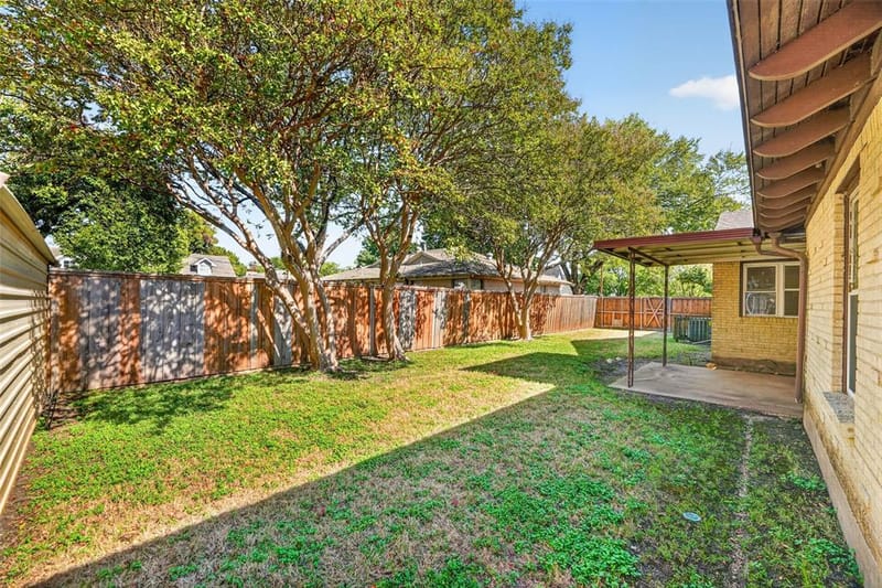 9733 Edgelake Drive, Dallas TX 75218 - Photo 35