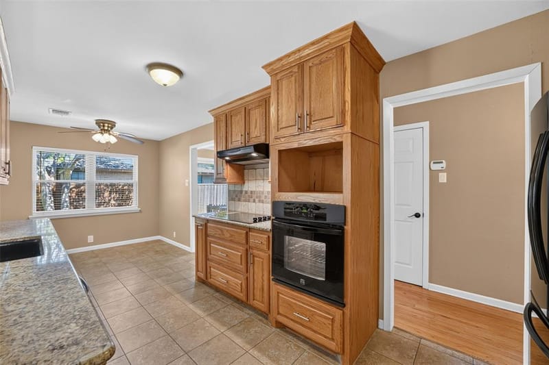 9733 Edgelake Drive, Dallas TX 75218 - Photo 21