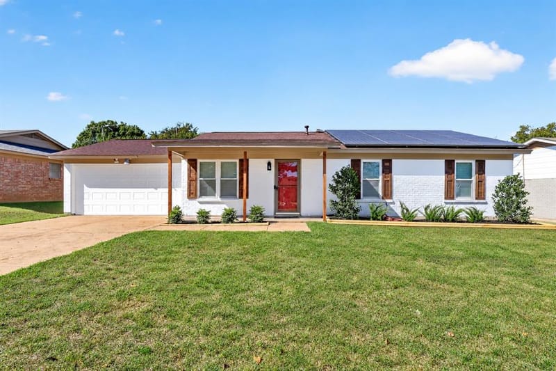 237 E Malone Avenue, Crowley TX 76036
