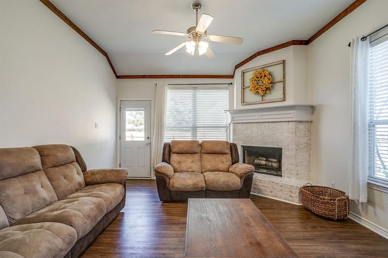 1236 Rosewood Court, Crowley TX 76036 - Photo 7