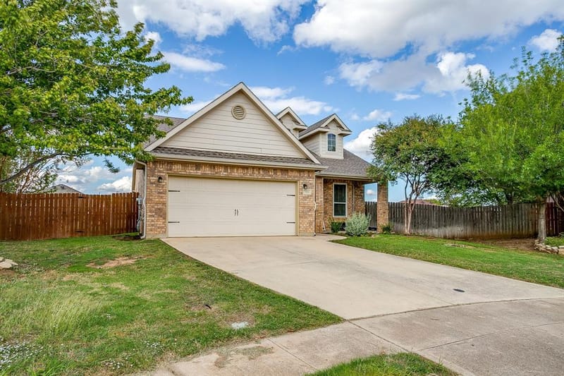 1236 Rosewood Court, Crowley TX 76036 - Photo 3