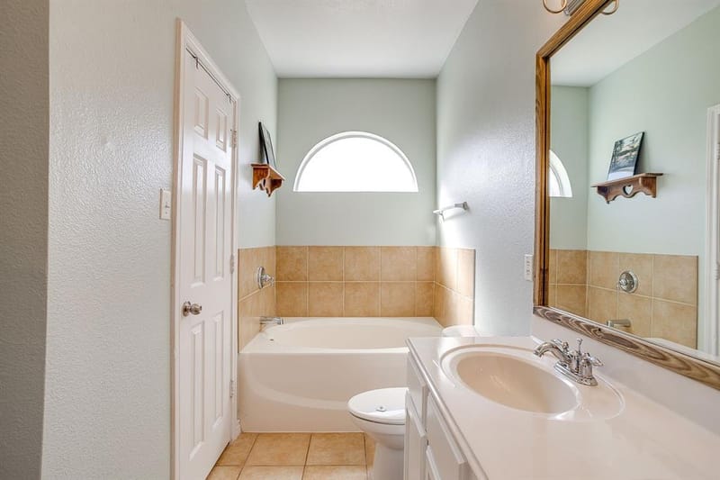 1236 Rosewood Court, Crowley TX 76036 - Photo 21
