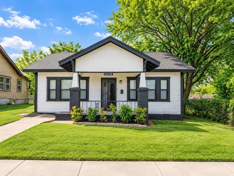 2628 Avenue G, Fort Worth TX 76105