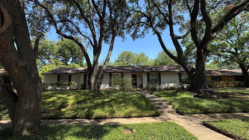 3543 Warick Drive, Dallas TX 75229 - Photo 2