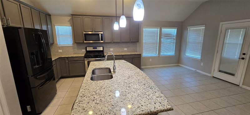 2516 Linwood Drive, Mansfield TX 76084 - Photo 3