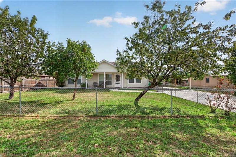 324 Pearson Lane, Azle TX 76020