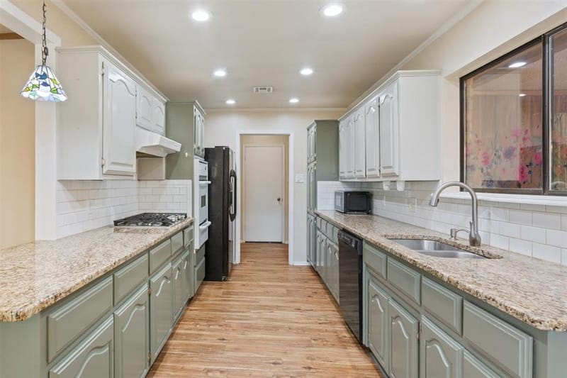 231 Del Rio Drive, Hewitt TX 76643 - Photo 14